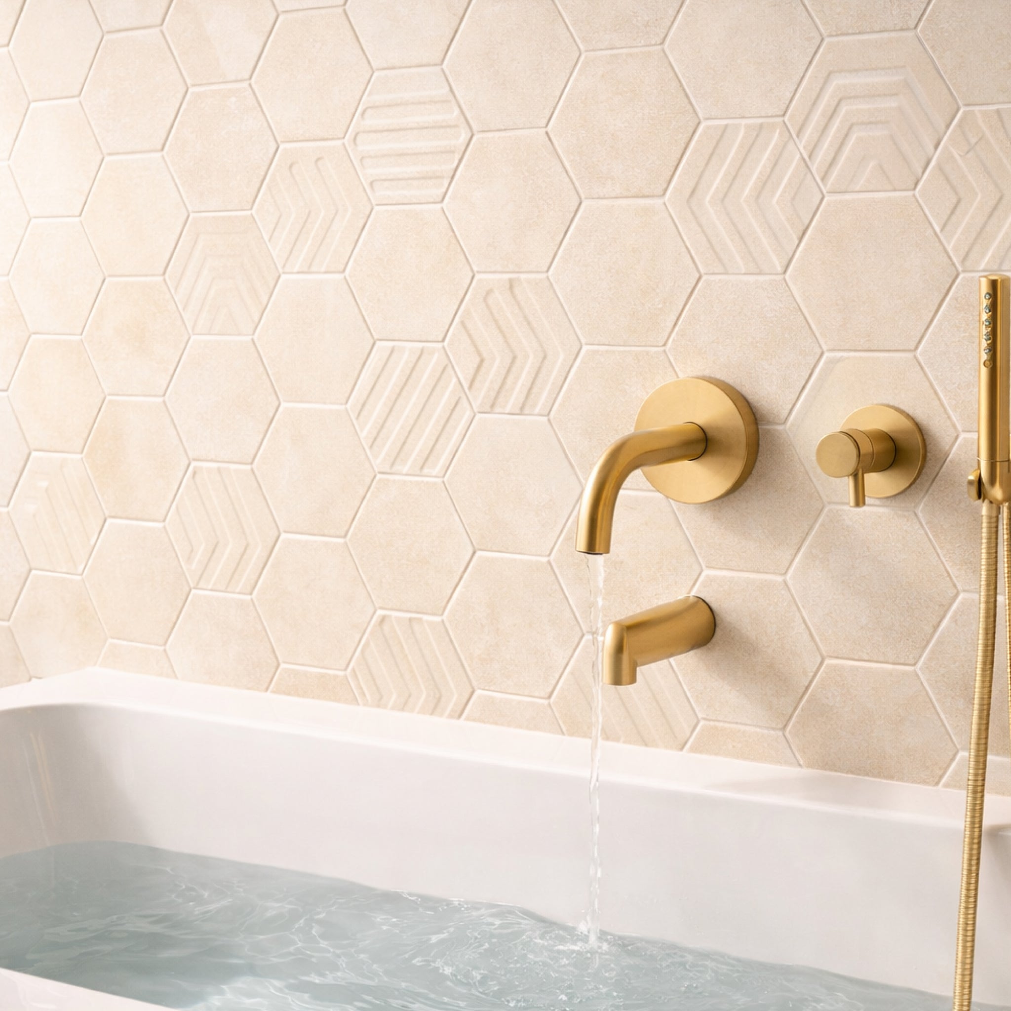 HEX M AVORIO A 15X17.3 NATURAL X 24PZ